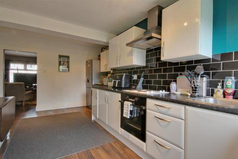 2 bedroom terraced house for sale, Moorhouse Road, Hull