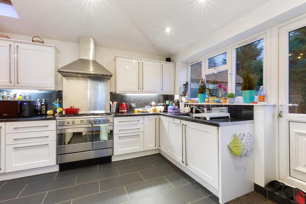 STONELEIGH PARK ROAD 33.jpg