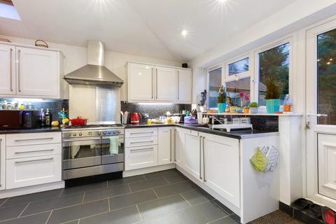 62 Stoneleigh Park Road, Epsom, KT19 0QY