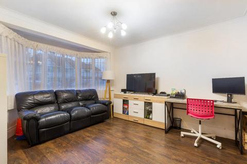 62 Stoneleigh Park Road, Epsom, KT19 0QY