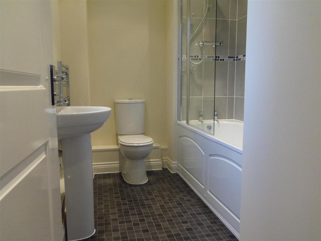 Whittingham 39 Bathroom 008 [00040545].JPG