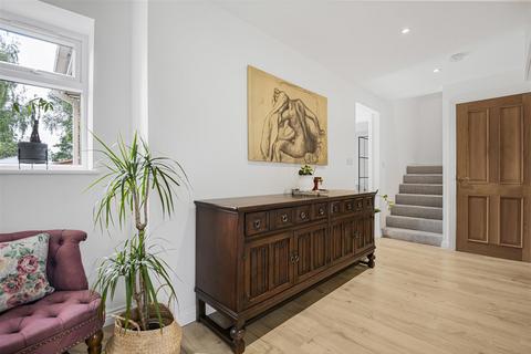 25 Colyton Way, Purley On Thames, Reading, RG8 8BL