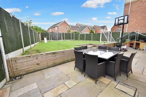 5 bedroom detached house for sale, Penrhyn Close, Corby NN18