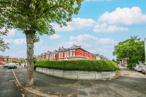 3 bedroom end of terrace house for sale, Manning Road, Southport PR8