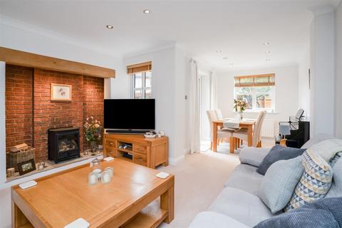 2 Bakehouse Lane, Chadwick End, Solihull, B93 0BS