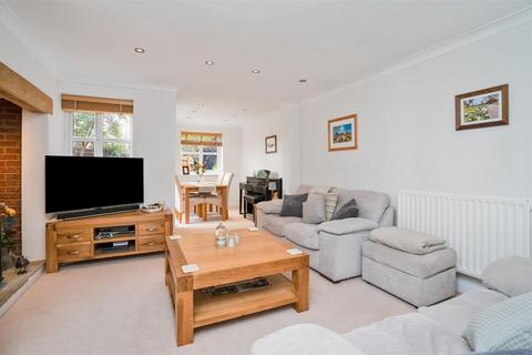 2 Bakehouse Lane, Chadwick End, Solihull, B93 0BS