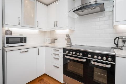 2 Bakehouse Lane, Chadwick End, Solihull, B93 0BS