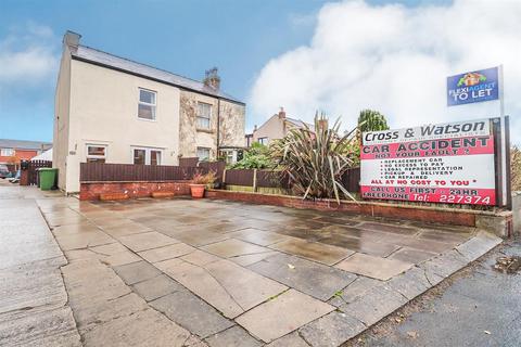 2 bedroom semi-detached house to rent, Old Park Lane, Southport PR9