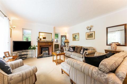 4 bedroom detached bungalow for sale, The Avenue, Rowington, Warwick