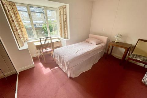 2 bedroom retirement property for sale, Henrietta Court, Marlborough Road, Swindon