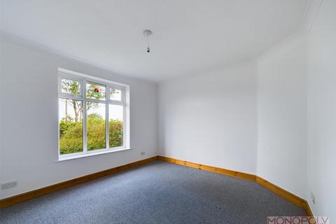 Glendale Croeshowell, Llay, Wrexham, LL12 0NY