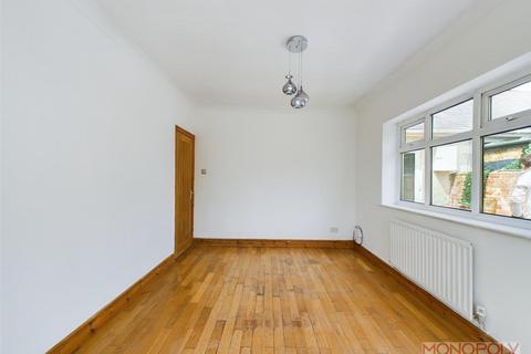 Glendale Croeshowell, Llay, Wrexham, LL12 0NY