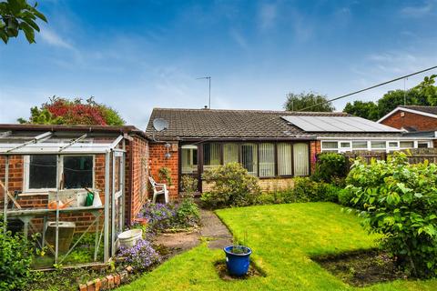 2 bedroom semi-detached bungalow for sale, Manor Drive, Swindon, Dudley
