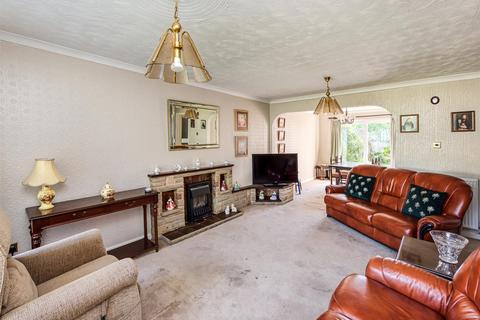 3 bedroom detached house for sale, Chestnut Drive, Wombourne, Wolverhampton