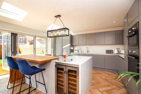 69 Blackberry Drive, Barry, CF62 7JQ