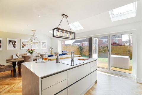 69 Blackberry Drive, Barry, CF62 7JQ