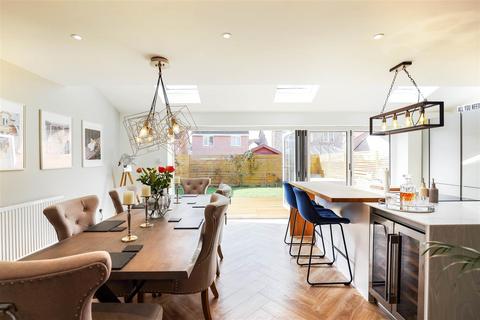 69 Blackberry Drive, Barry, CF62 7JQ