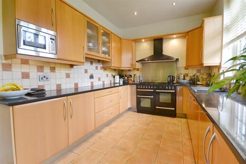 4 bedroom detached house for sale, Fiskerton Road, Rolleston, Newark