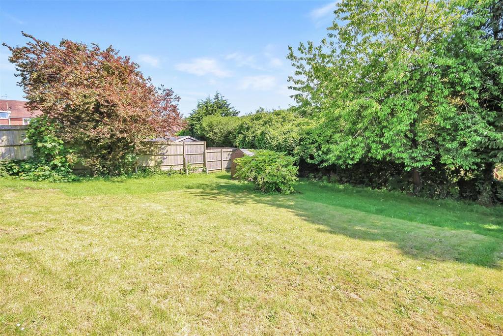 Midhurst Rise, Patcham, Brighton 3 bed semidetached house for sale £