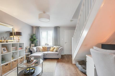 82 Clover Fields, Calverton, Nottingham, NG14 6PN