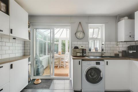 82 Clover Fields, Calverton, Nottingham, NG14 6PN