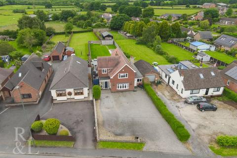 4 bedroom detached house for sale, Burton Road, Overseal