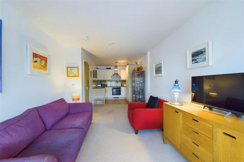 2 bedroom flat for sale, Oakley House, Hotspur Street, Kennington, London, SE11