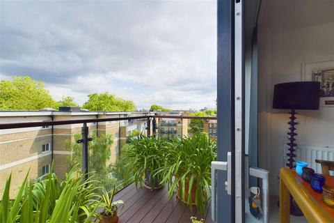 Flat 35, Oakley House, 4 Hotspur Street, London, SE11 6BT