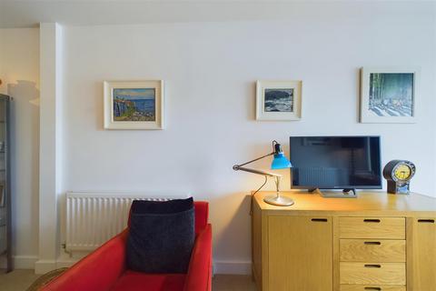 Flat 35, Oakley House, 4 Hotspur Street, London, SE11 6BT