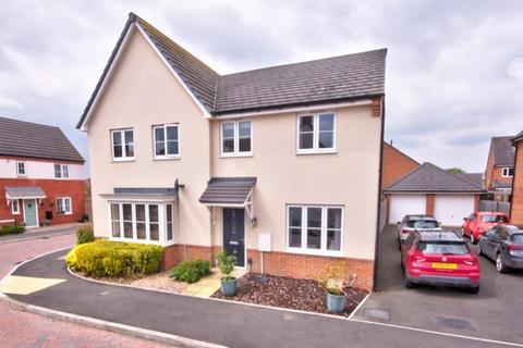 3 bedroom semi-detached house for sale, Cartwright Way, Evesham