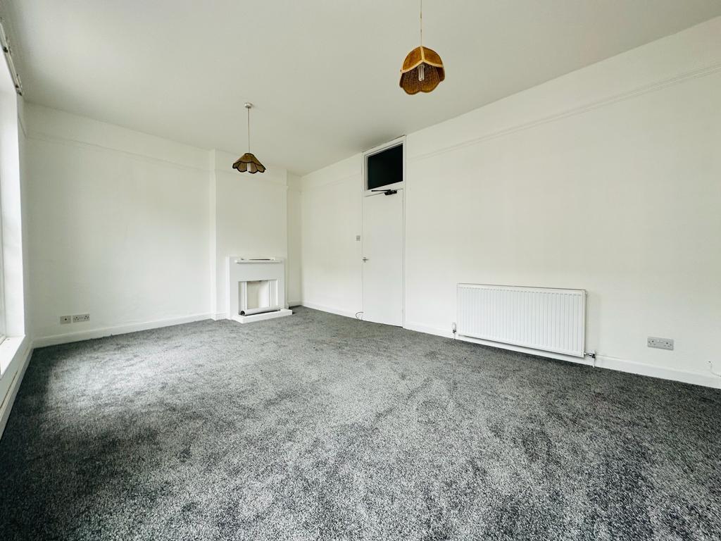 Prescott Mews, Cullompton EX15 2 bed flat to rent £650 pcm (£150 pw)