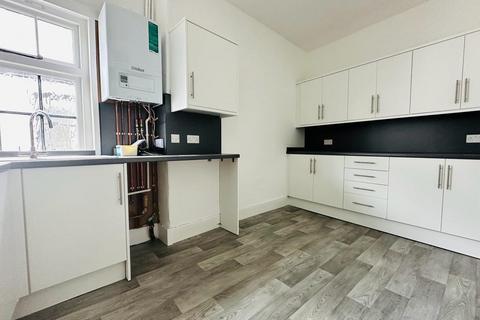 2 bedroom flat to rent, Prescott Mews, Cullompton EX15