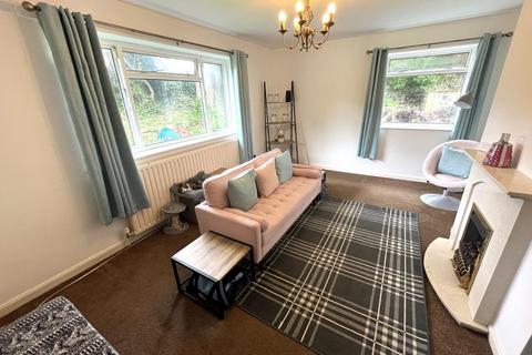 2 bedroom detached bungalow to rent, Parkside Road, Meanwood