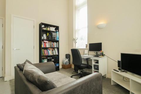 1 bedroom flat for sale, Park View, Upper Town Street, Bramley, LS13