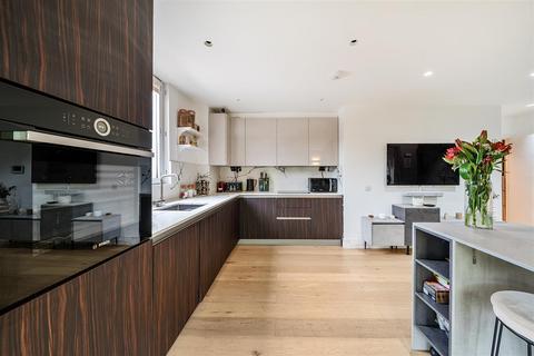 2 bedroom apartment for sale, Huddlestone Road, London, NW2