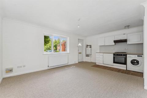 1 bedroom maisonette for sale, Moore Close, Tongham