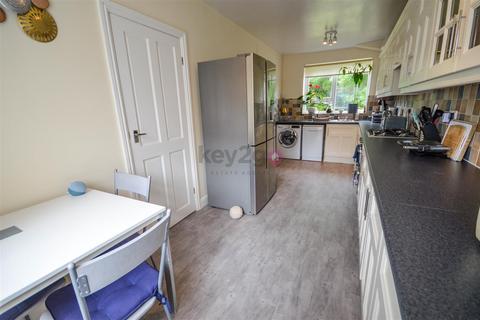 9 Rainbow Avenue, Hackenthorpe, Sheffield, S12 4AQ
