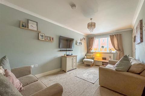3 bedroom semi-detached house for sale, Rodney Gardens, Atherstone CV9