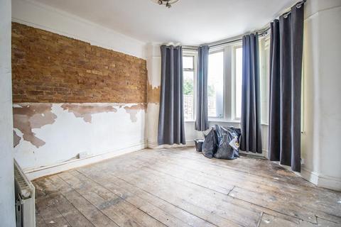 2 bedroom flat for sale, Wimborne Road, Southend-on-Sea SS2