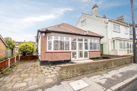 2 bedroom detached bungalow for sale, Sutton Road, Rochford SS4