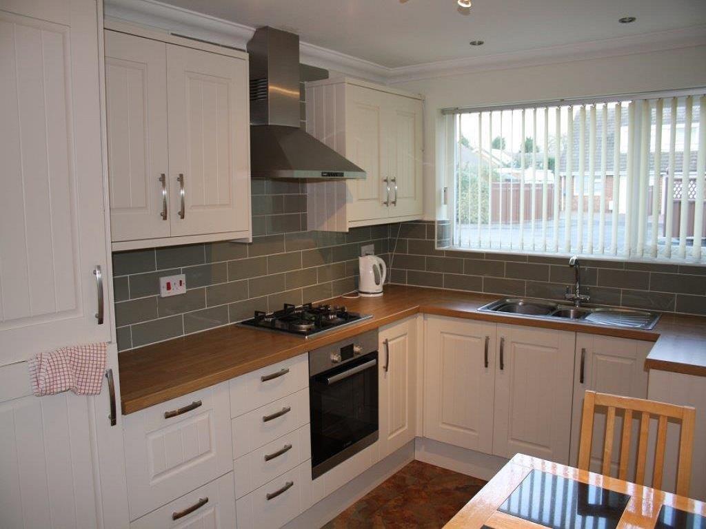 Elgin drive kitchen.JPG