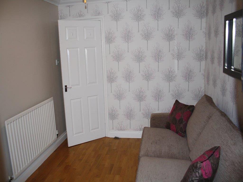 Elgin drive - bedroom 2.JPG