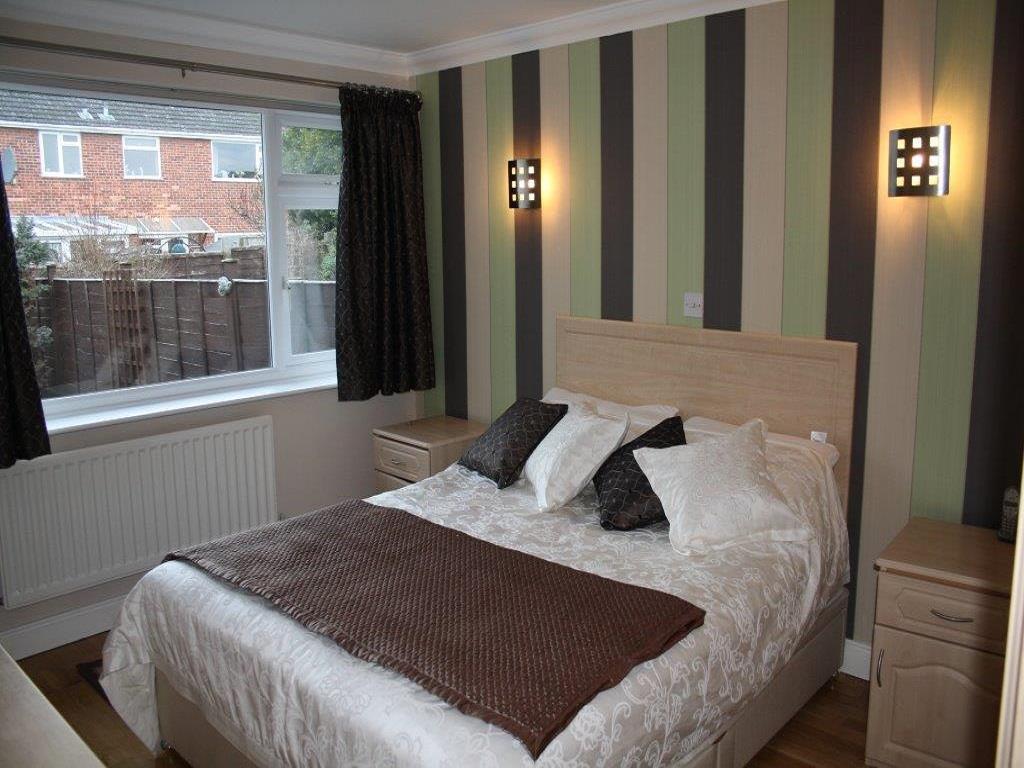 Elgin drive - bedroom.JPG