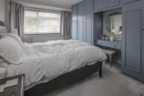 24 The Meadows, Ingrave, Brentwood, CM13 3RL