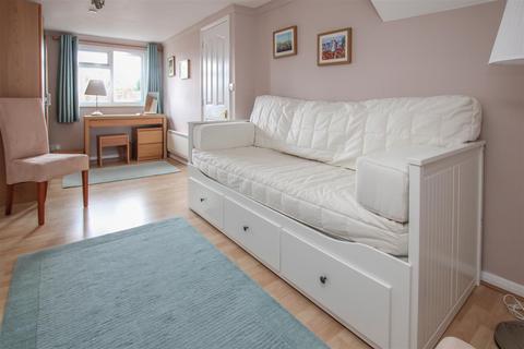 24 The Meadows, Ingrave, Brentwood, CM13 3RL