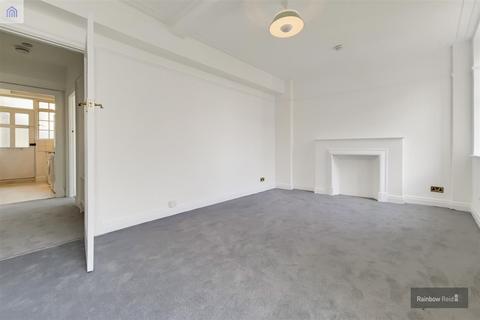 4 bedroom house to rent, Woodcroft Crescent, Uxbridge