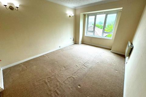 2 bedroom property to rent, 24 Saxon Park, High Street, Albrighton, WV7 3LZ