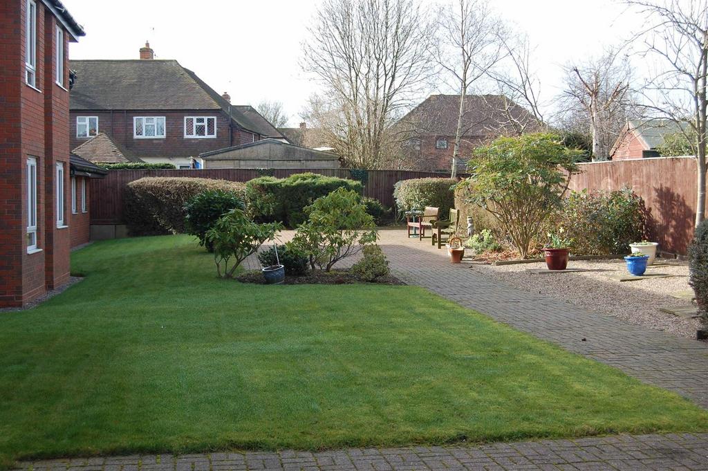 Saxon Park Garden2.JPG