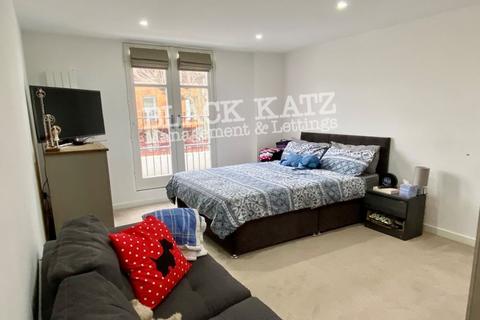 2 bedroom apartment to rent, SW11