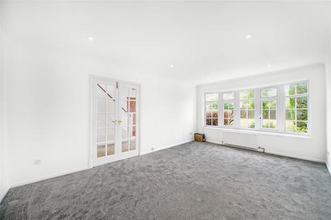 4 bedroom detached house for sale, Jellicoe Gardens, Stanmore